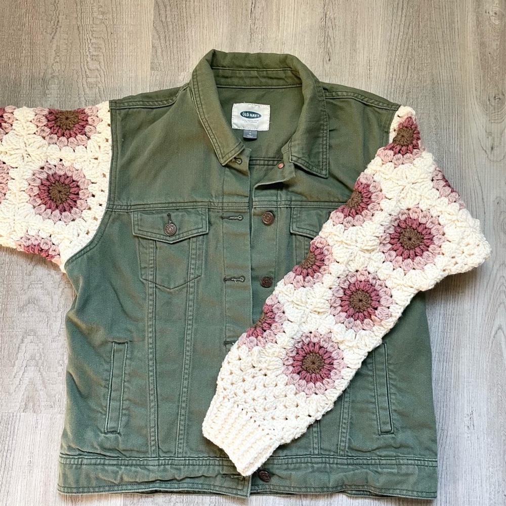 Old Navy Green Jean Jacket with Hand Crochet Flower Sleeves Large